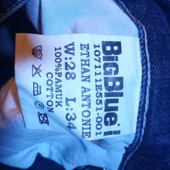 Young man's jeans - Picture 7 of 7